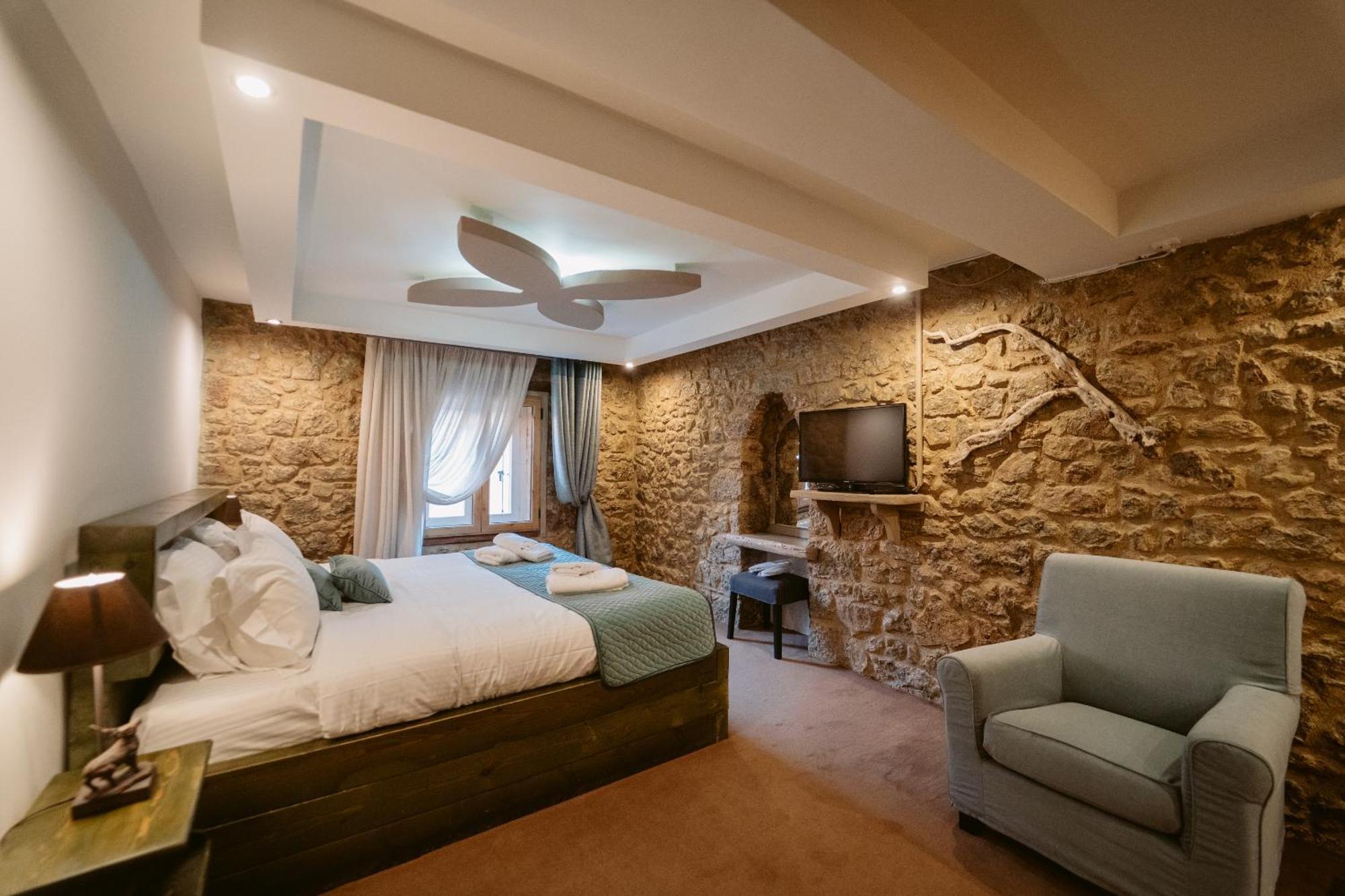 Afanos Guesthouse Arachova Oda fotoğraf